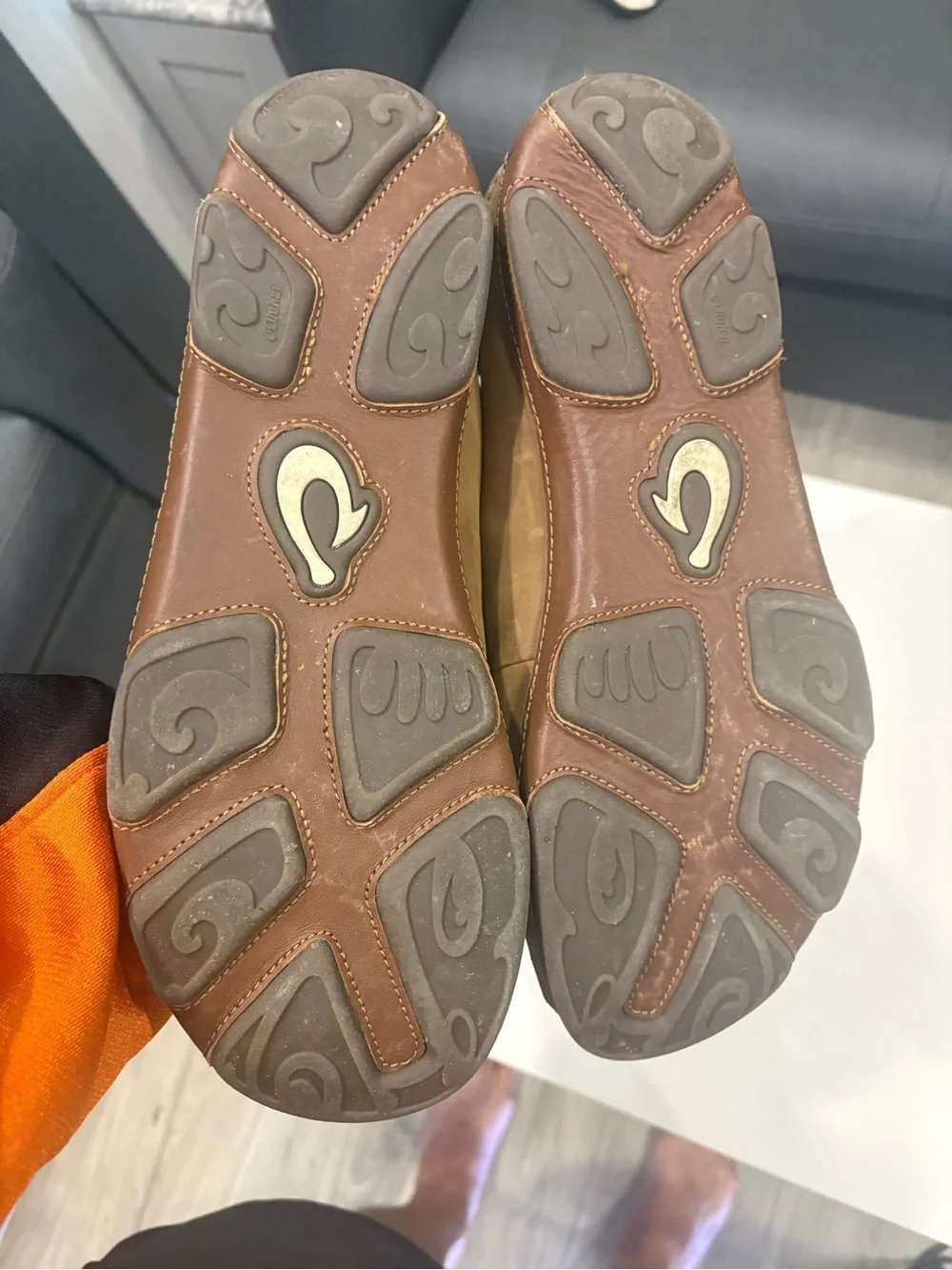 OluKai soft brown